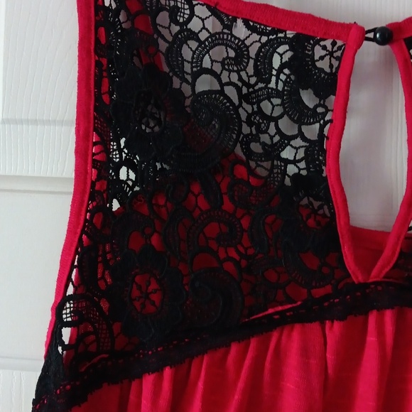 Torrid Knit Cranberry V-Neck Black Lace Inset Size 2 - Picture 3 of 10
